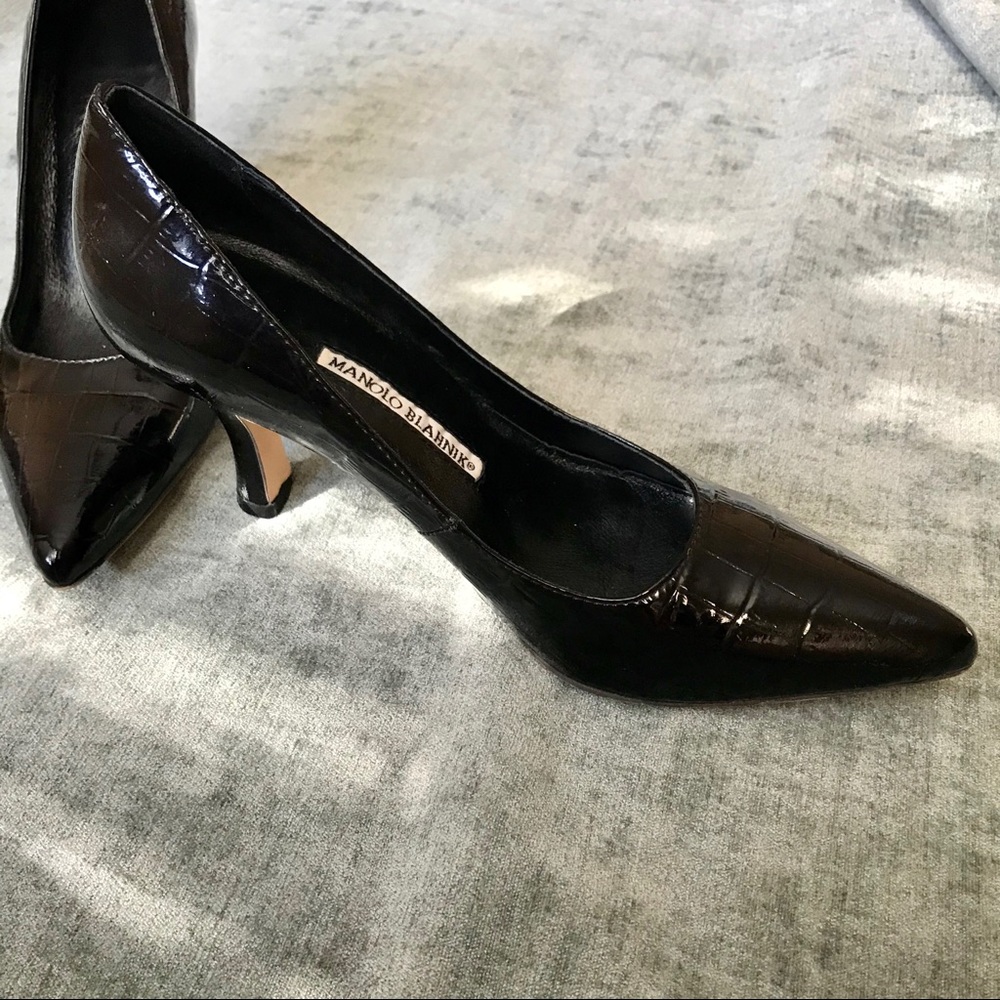 MANOLO BLAHNIK Patent leather pumps 36